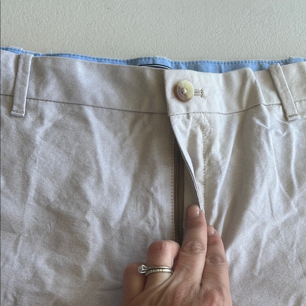 Izod Gray Flat Front Shorts Classic Style - Picture 3 of 7